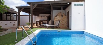 Holiday Home "Villa Antonia" with Pool, Wi-Fi, Terraces and Garden