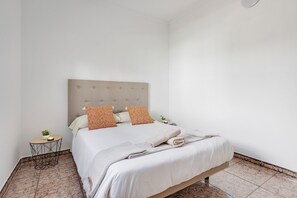 3 sovrum, strykjärn/strykbräda, gratis wi-fi och sängkläder