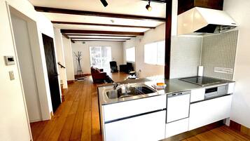 Family House, Non Smoking | Living area | 0-inch flat-screen TV with digital channels, TV, heated floors