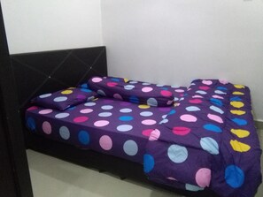 Habitación, 3 habitaciones | 3 habitaciones, escritorio, wifi gratis y ropa de cama