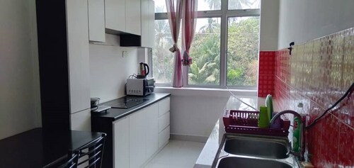 OYO Home 90350 Kl Homestay Express 2
