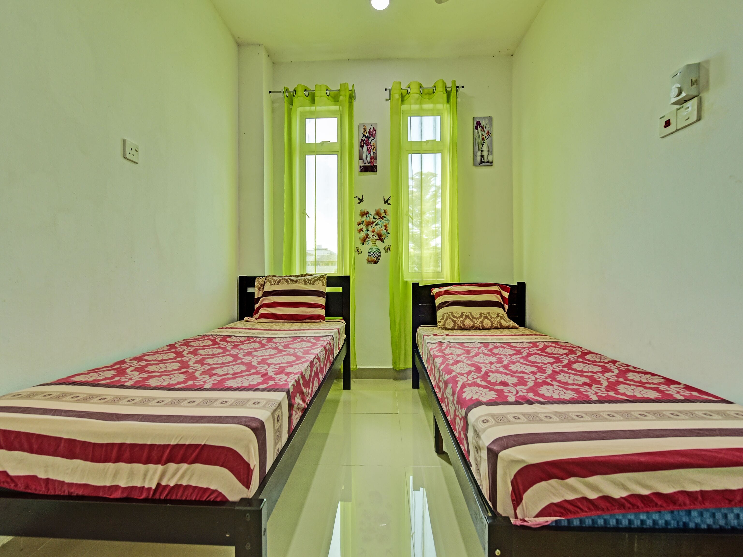 Room, 2 Bedrooms | 2 bedrooms, desk, bed sheets