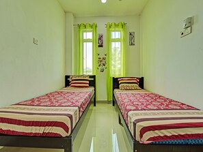 2 chambres, bureau, draps fournis