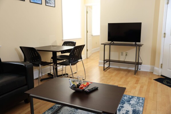 Interior - Spacious 3BD Next to St. Louis University (St. Louis)