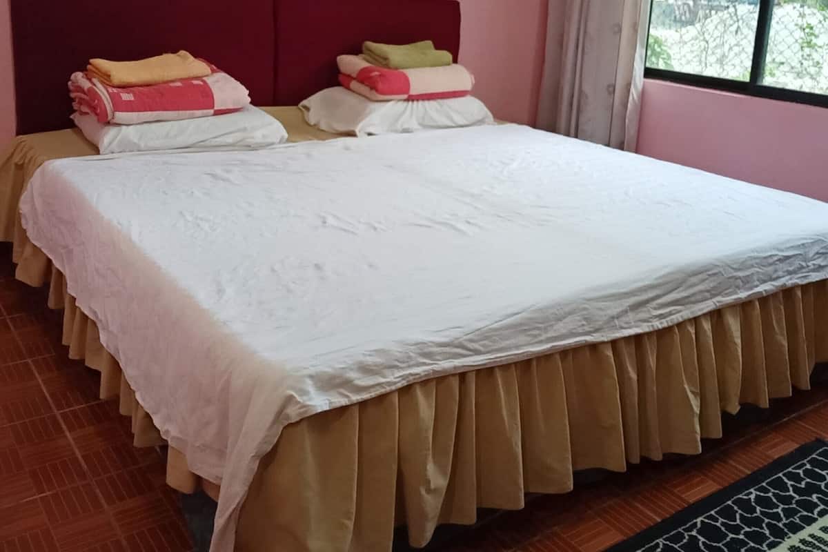 Habitación, baño privado | Wifi gratis y ropa de cama