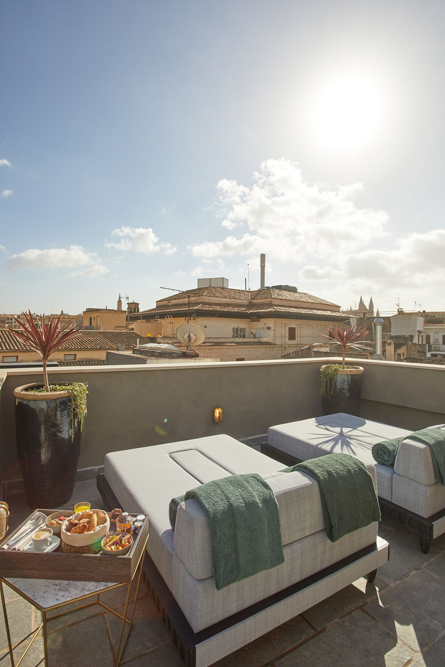 Dagelijks continentaal ontbijt inbegrepen