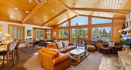 Rebel Ridge Retreat by Destination Big Bear : Gorgeous Mountain Views Backing to Nature Preserve in Eagle Mountain Estates! 2 Master Suites! Hot Tub! Pet Friendly!