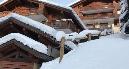 Sunny Apartment in Beaufort: 2BR, 4-6 Guests, Parking, Terrace, Stunning Mountain Views