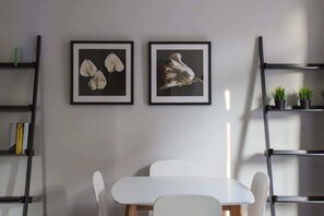 Basic Apartment, Multiple Beds | Dining