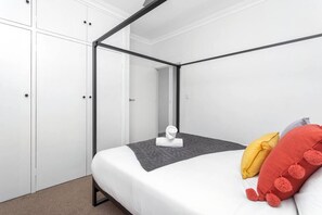 3 dormitorios, tabla de planchar con plancha, wifi gratis y ropa de cama