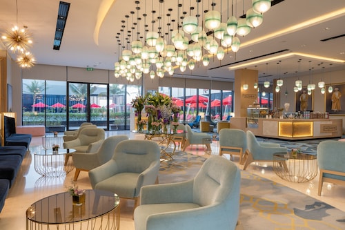 Maani Muscat Hotel & Apartments