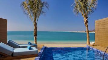 Ropa de cama de alta calidad, minibar, caja fuerte