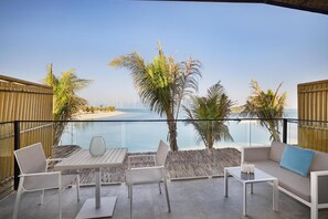 Literie de qualité, minibar, coffre-fort, décor unique