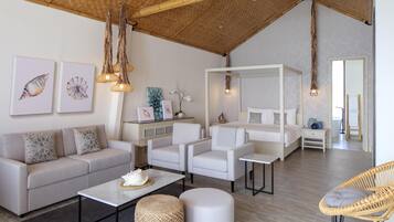 Junior-Suite, Meerblick | Hochwertige Bettwaren, Minibar, Zimmersafe, individuell dekoriert