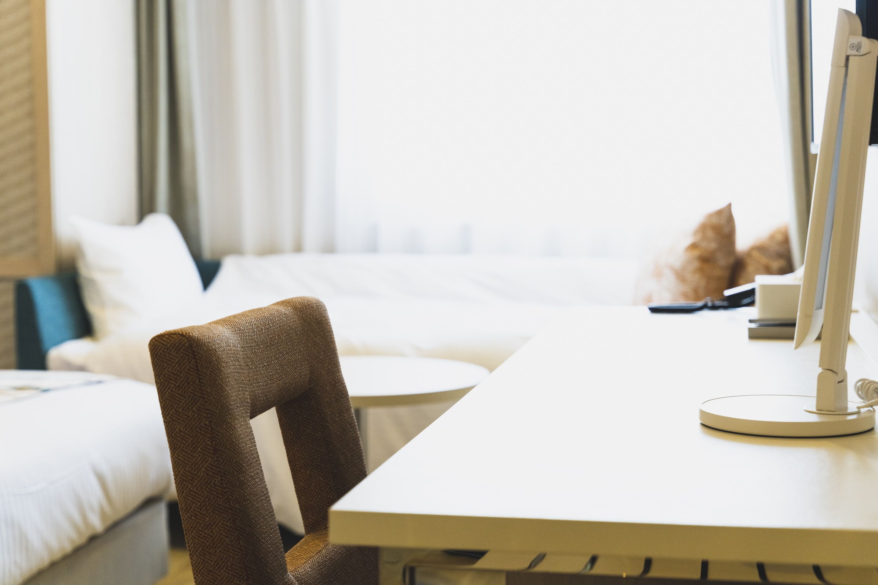 deluxe twin room, non smoking | 1 bedroom, in-room safe, desk, soundproofing