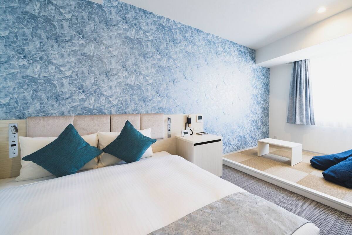 In-room safe, desk, soundproofing, free WiFi