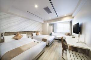 Deluxe Twin Room, Non Smoking | In-room safe, desk, soundproofing, free WiFi