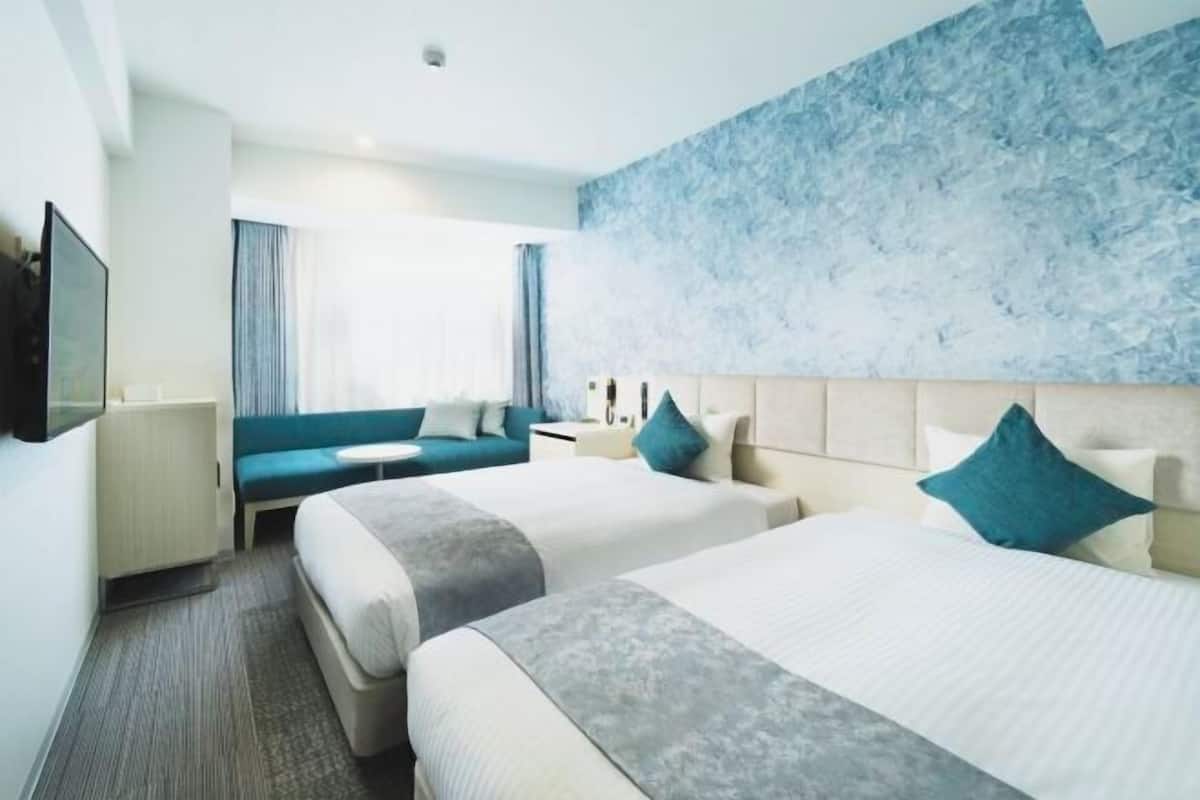 In-room safe, desk, soundproofing, free WiFi
