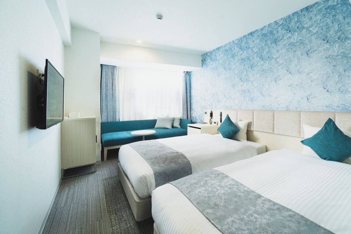 In-room safe, desk, soundproofing, free WiFi