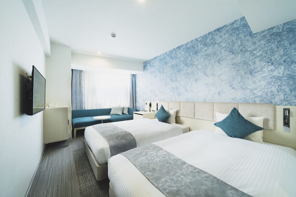 Twin Room, Non Smoking | In-room safe, desk, soundproofing, free WiFi