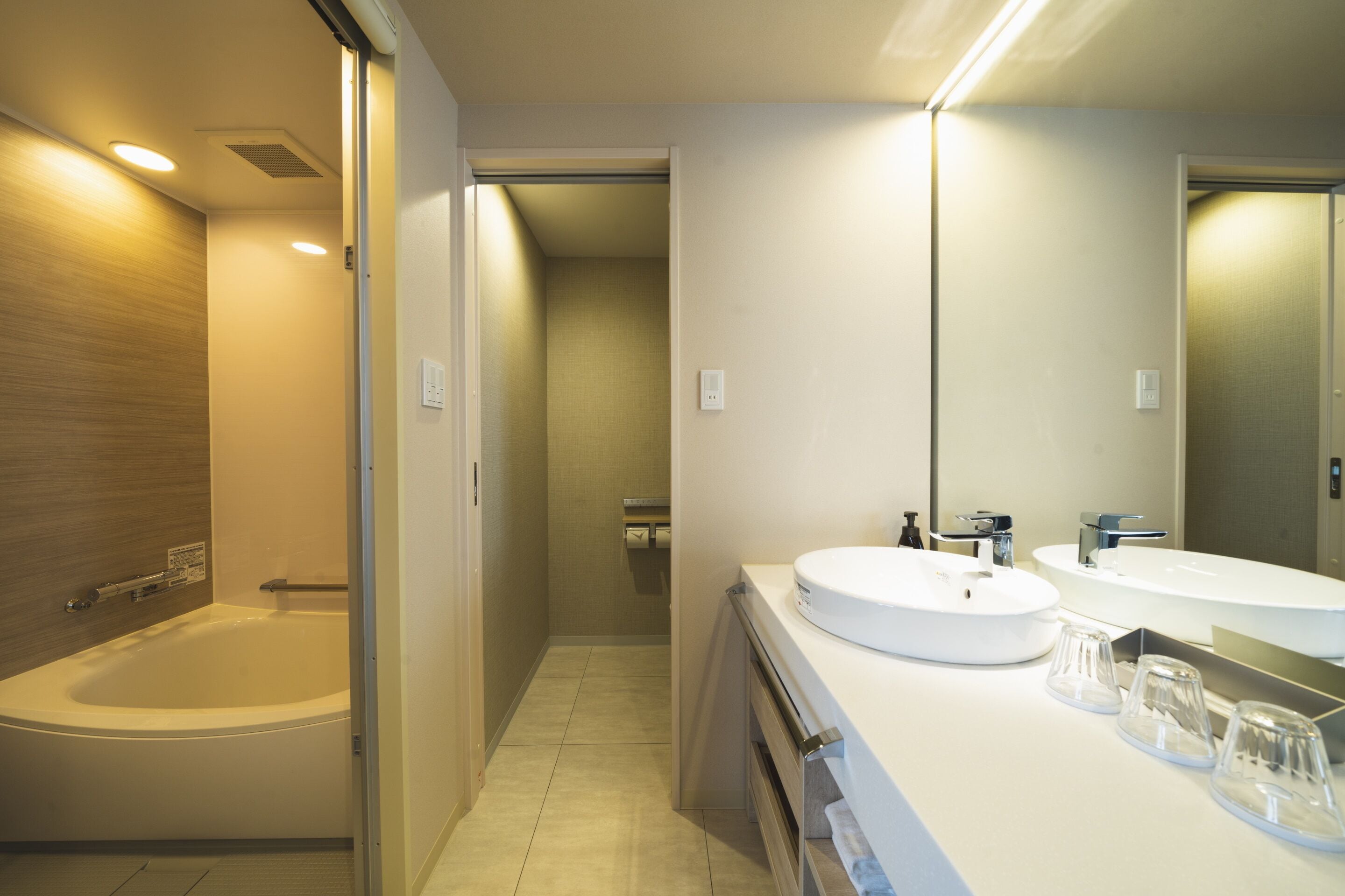 deluxe twin room, non smoking | bathroom sink