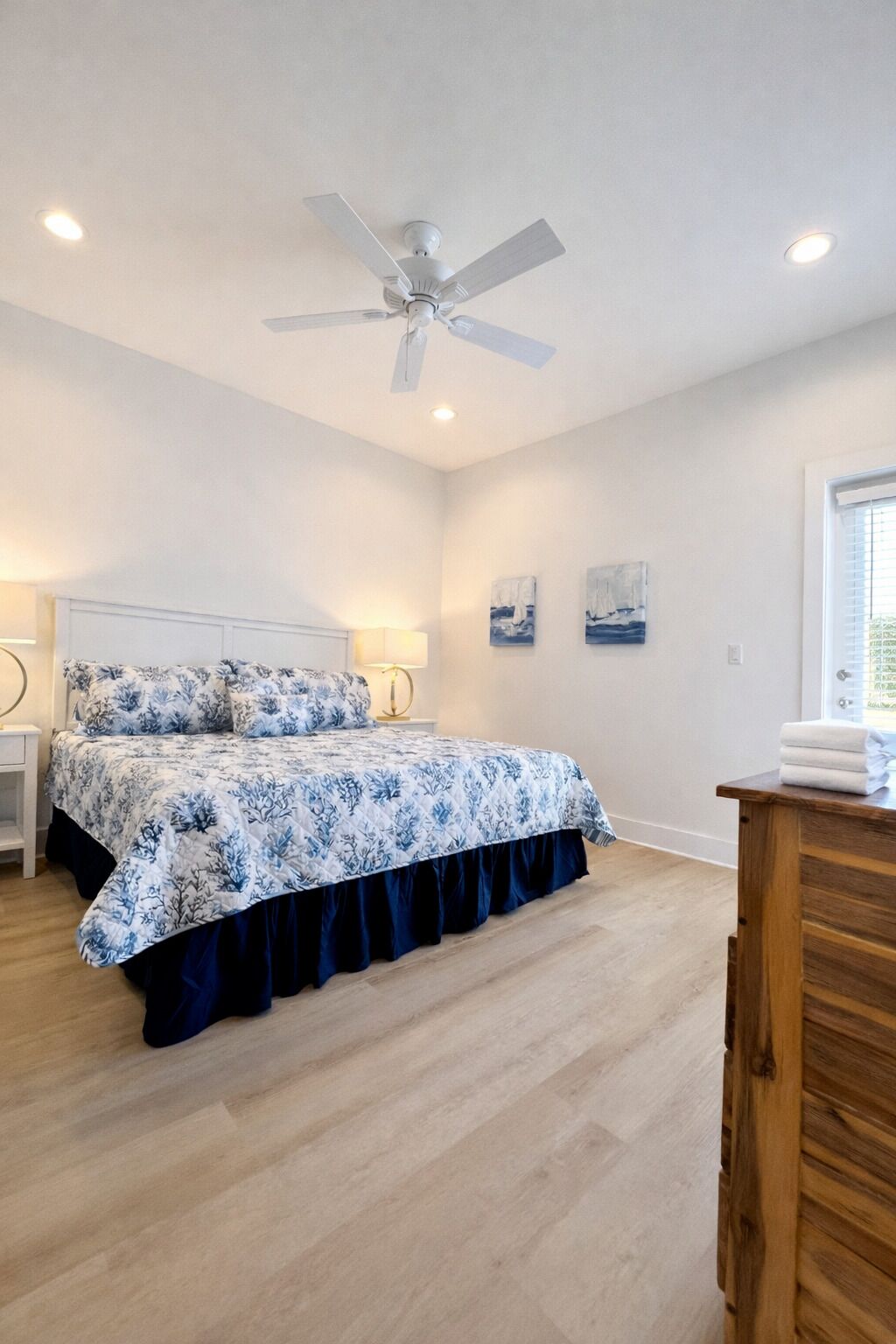 8 bedrooms, iron/ironing board, WiFi, bed sheets