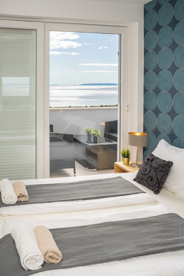 Vila Deluks, 4 kamar tidur, pemandangan laut | 4 kamar tidur, brankas, dan setrika/meja setrika