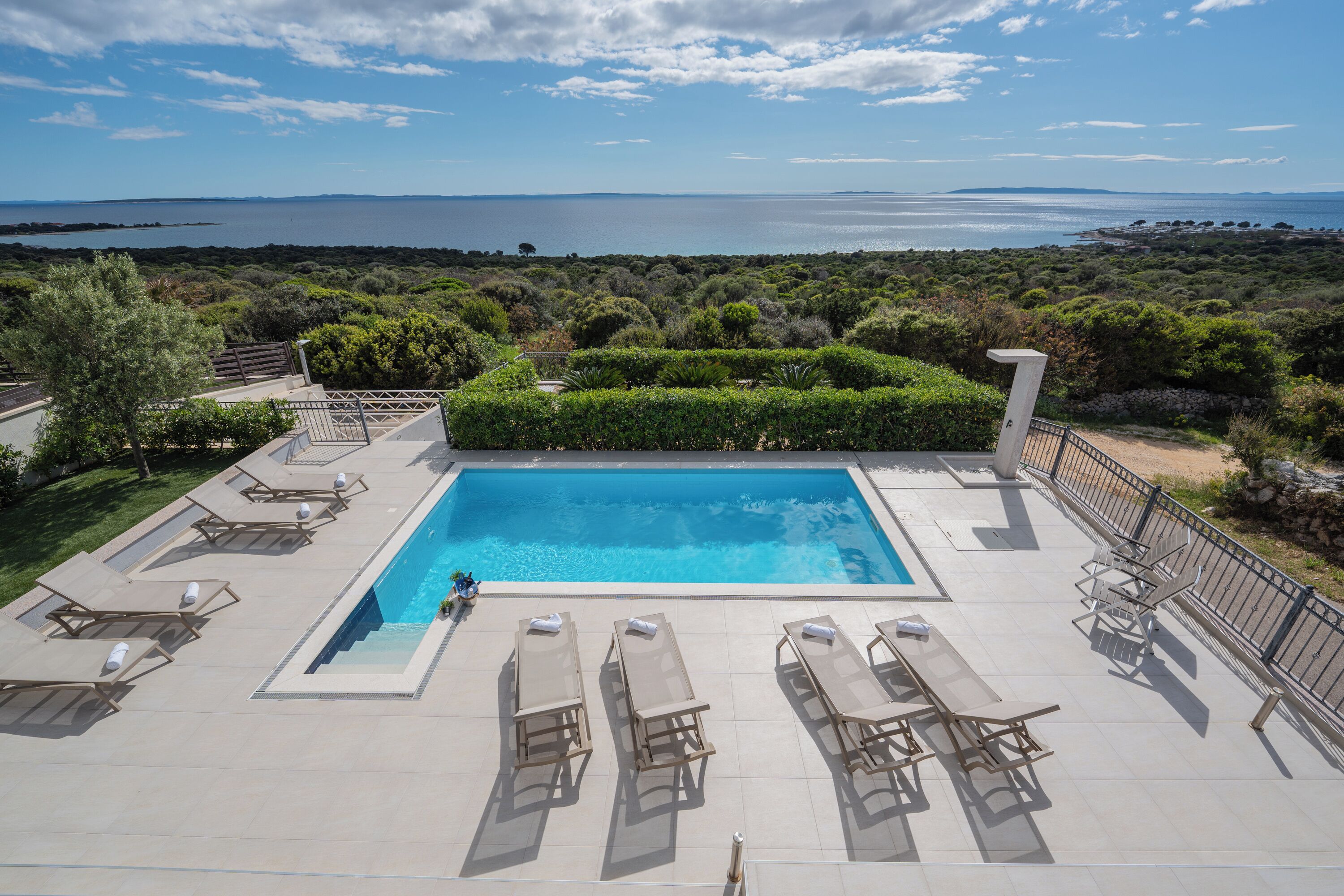 季節性室外游泳池