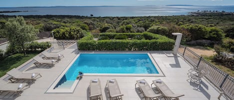 季節性室外游泳池