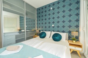 Deluxe-Villa, 4 Schlafzimmer, Meerblick | 4 Schlafzimmer, Zimmersafe, Bügeleisen/Bügelbrett, Zustellbetten