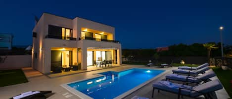 Villa Deluxe, 4 camere da letto, piscina privata, vista mare | Terrazza/patio