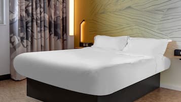 Bureau, rideaux occultants, Wi-Fi gratuit, draps fournis