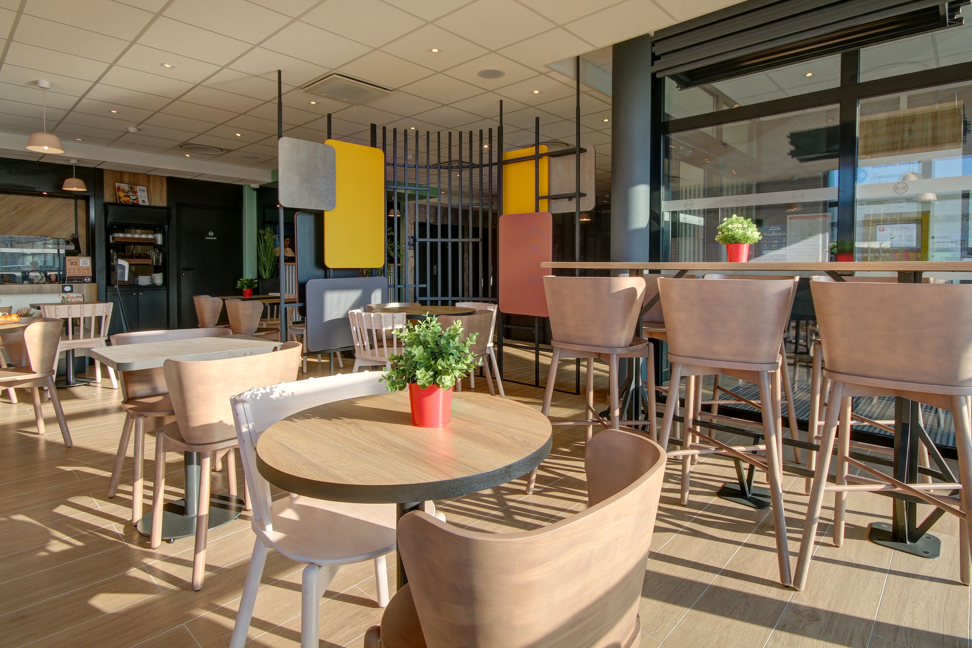 daily buffet breakfast for a fee