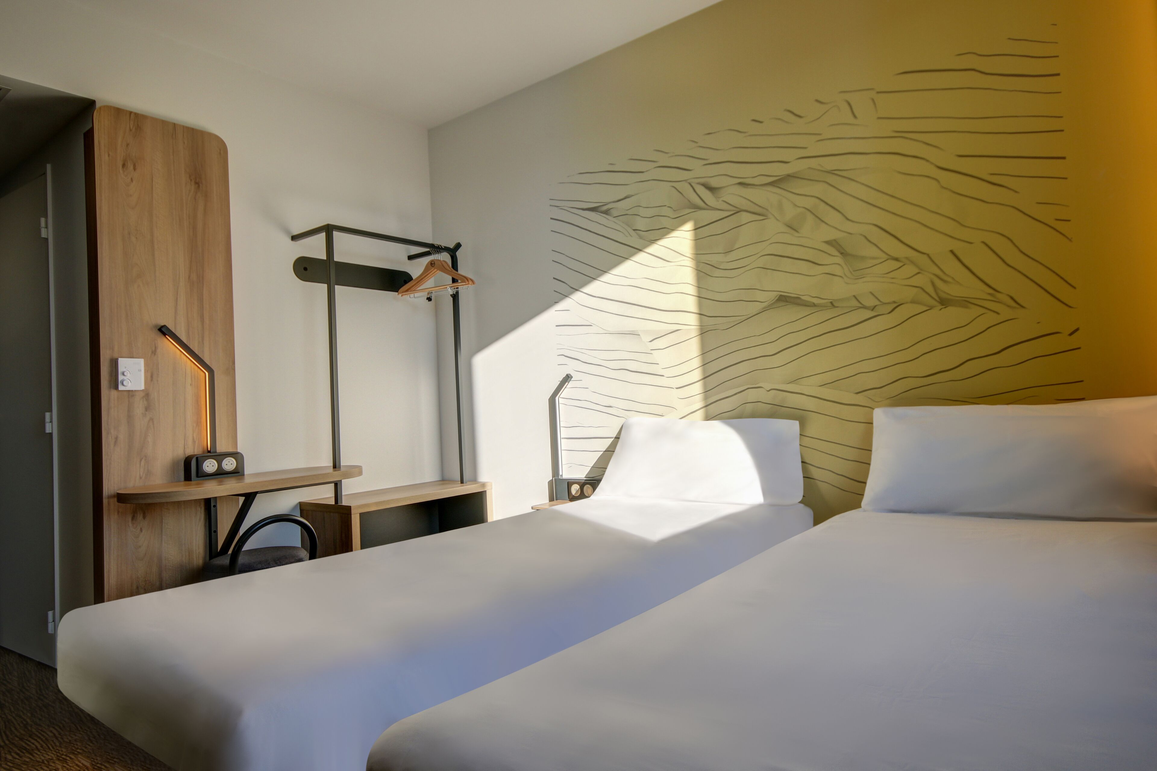 twin room, non smoking | 1 bedroom, desk, blackout curtains, free wifi