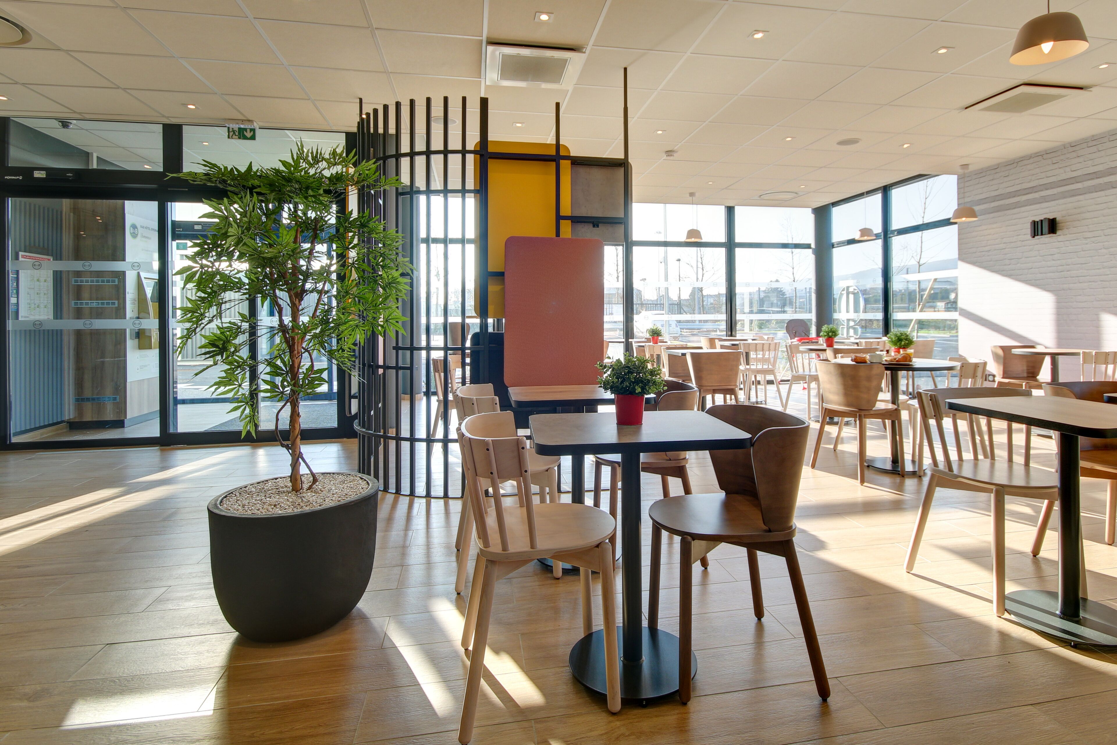 daily buffet breakfast for a fee