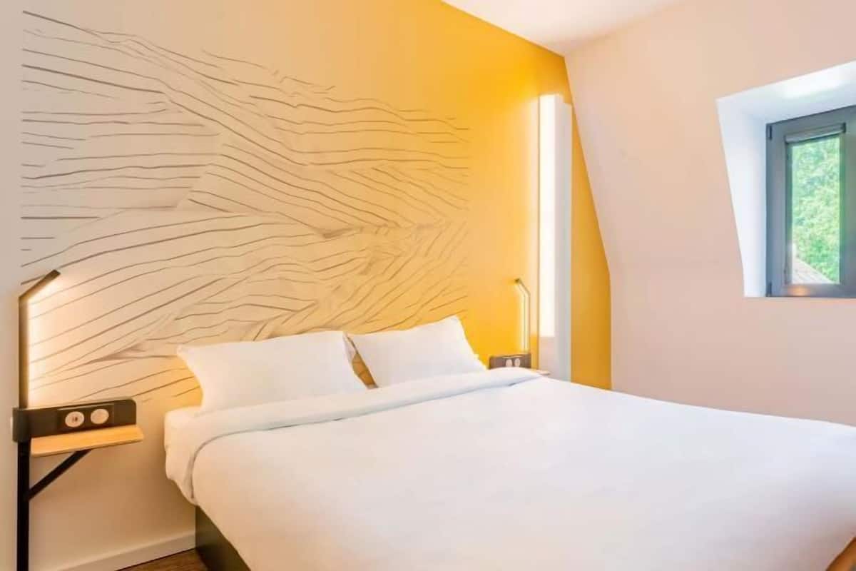 Bureau, rideaux occultants, Wi-Fi gratuit, draps fournis