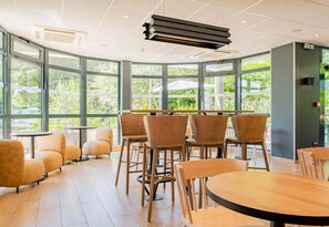 Lobby sitting area - B&B HOTEL Le Touquet (Cucq)