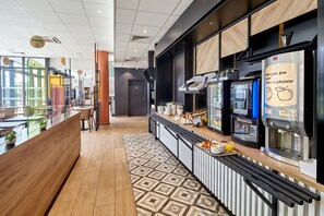 Desayuno buffet todos los días (con cargo)