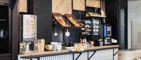 Buffet déjeuner servi tous les jours en supplément
