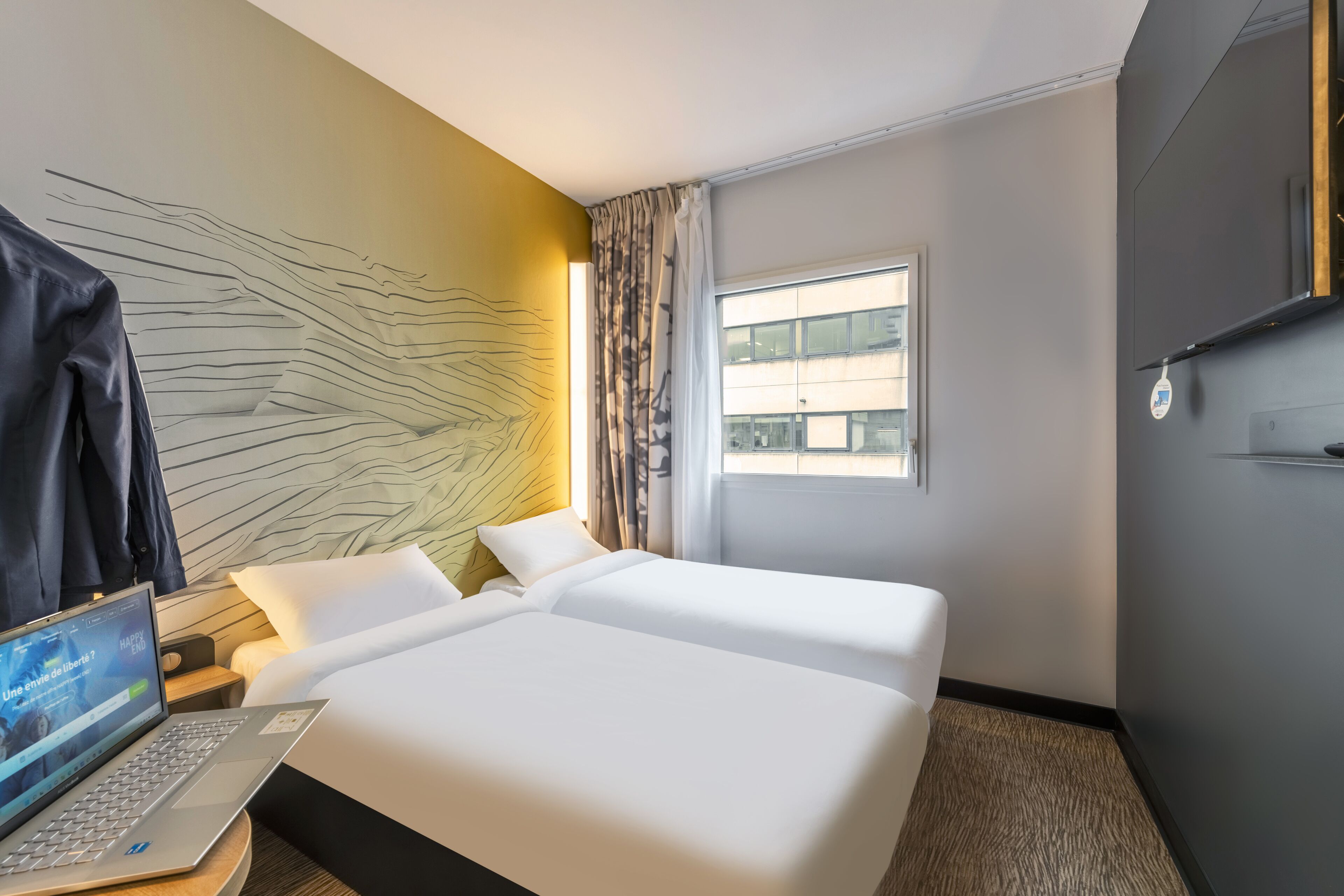 twin room, non smoking | 1 bedroom, desk, free wifi, bed sheets