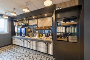 Desayuno buffet todos los días (con cargo)