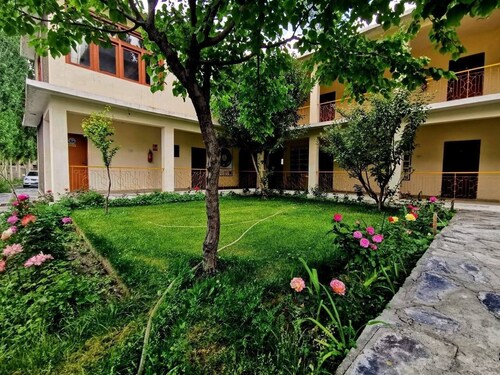 Gulmit Continental Hotel Hunza Valley