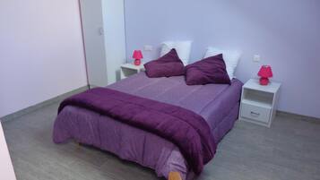 3 bedrooms, bed sheets