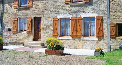 CHEZ LĂONTINE - PUILLY ET CHARBEAUX