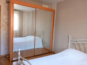 3 bedrooms, Internet