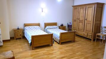 8 dormitoris i habitacions accessibles amb cadira de rodes