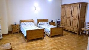 8 chambres, accès pour personnes à mobilité réduite