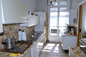 Kühlschrank, Mikrowelle