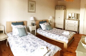 2 chambres, fer et planche Ă repasser, Wi-Fi, draps fournis