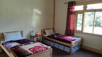 Free WiFi, bed sheets